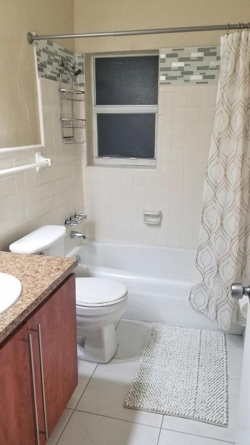 Glam 2 Bedroom Apartment Close To Nsu In Cooper City Экстерьер фото